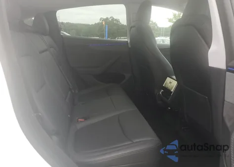 2026 Tesla Model Y from USA, damaged, VIN 7SAYGDEE6TA384818